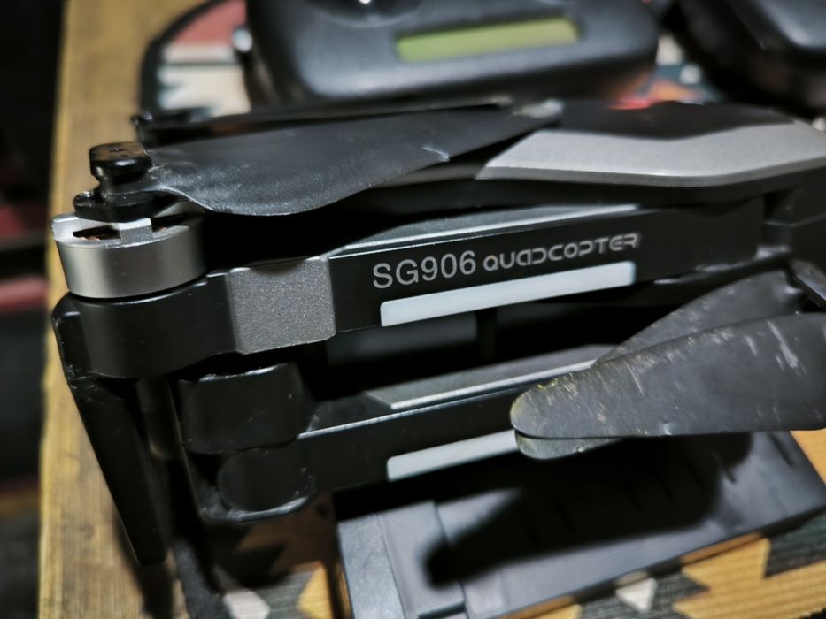 Dron SG906  z batrią 2 sztuki