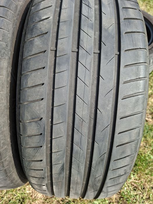 Sprzedam 4 opony Vredestein 235/50 R18