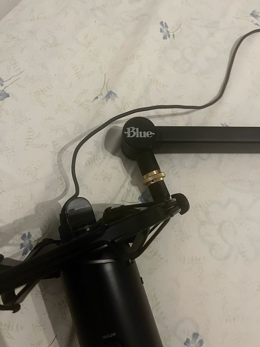 Microfone Blue Yeti com Suporte