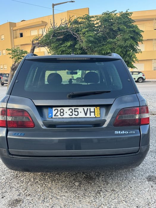 Fiat stillo (2003) usado funcionando normalmante mas com nescessidade de alguns reparos.