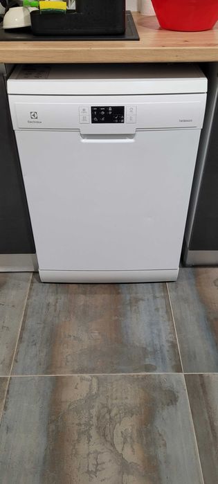 Máquina de lavar loiça Electrolux ESF5535LOW