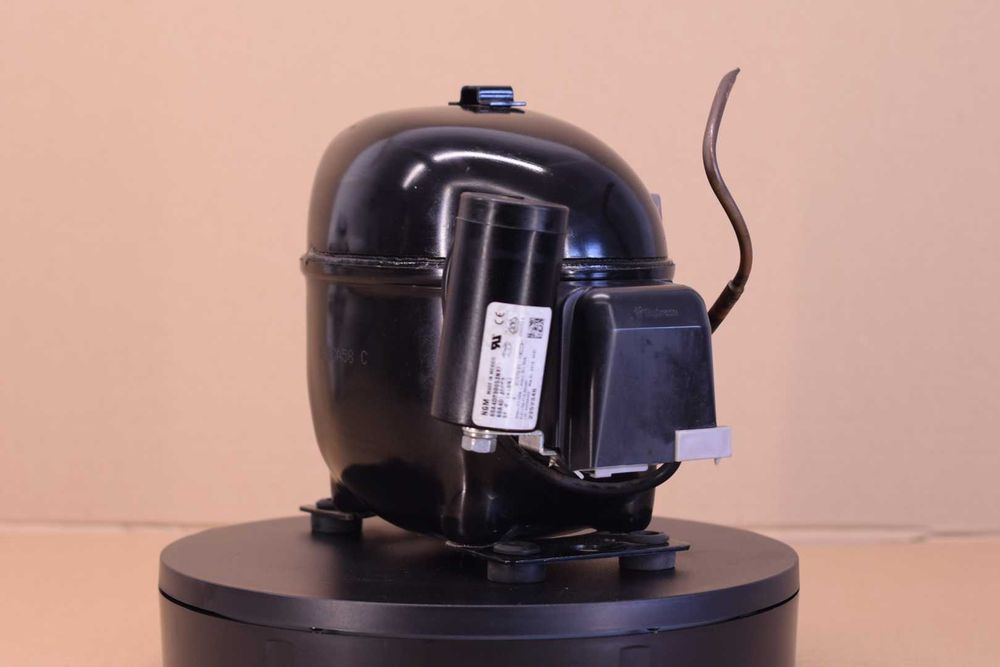 Компресор холодильний Б/В Embraco Aspera NEK6210U (Ембрако Аспера)