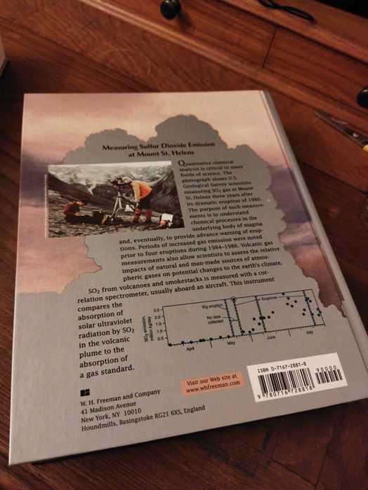 Livro Quantitative chemical Analysis (Daniel C. Harris) 5th edition