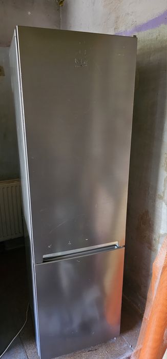 Lodówka Beko srebna