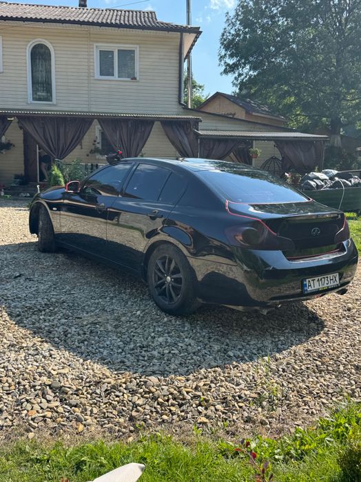 Автомобіль Інфініті