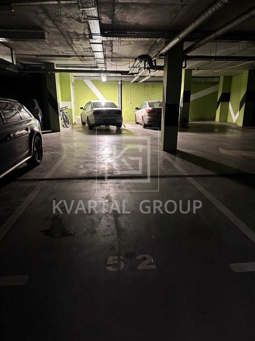 Продаж паркомісця в підземному паргінгу Версаль Парк