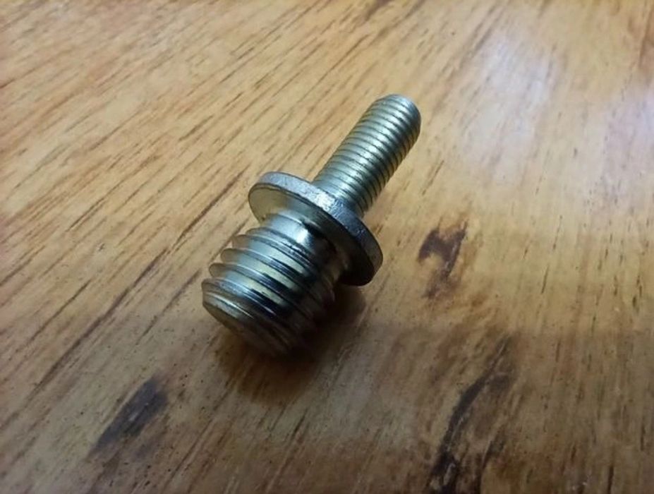 Adapter śruba M14 na 5/16 cala do polerki itp.