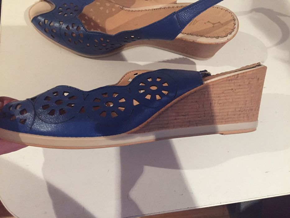 Босоножки женские