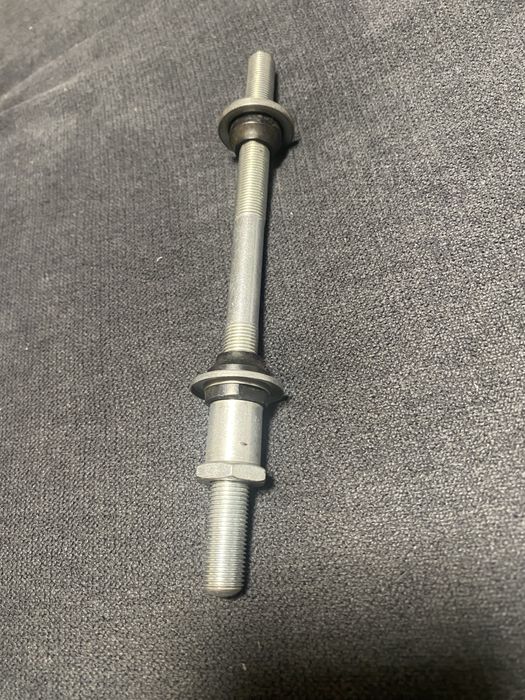 Нова вісь велосипедна задня 10мм велосипедная оська втулки ось