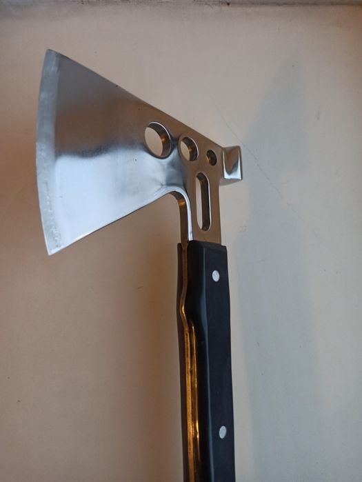 Топор туристический