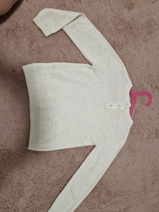 kremowy sweterek coccodrillo 122