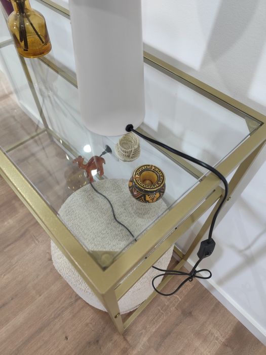 Consola dourada em vidro