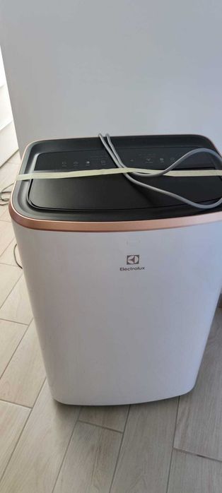 Ar condicionado portátil semi novo