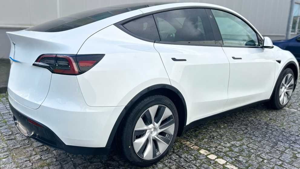 TESLA model Y de 2024/ carregamento da bateria a 100%  p. credito