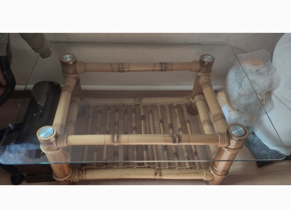 Стол из бамбука натурального