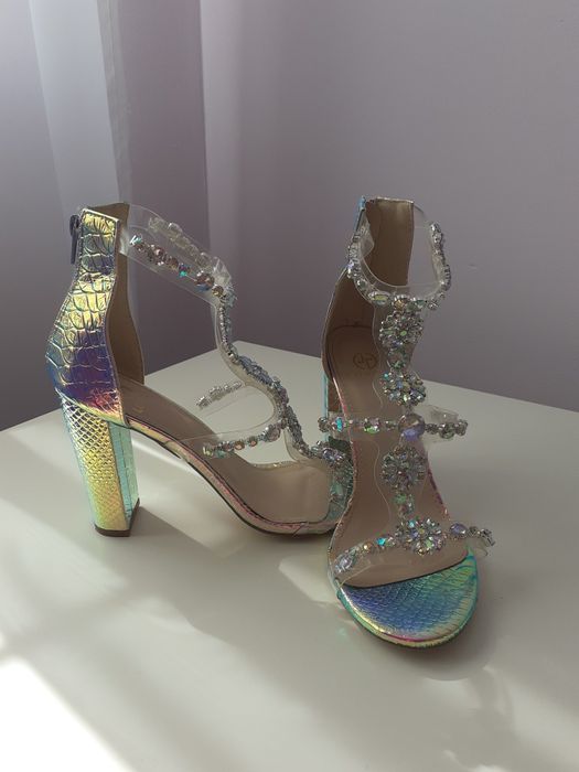 Sandały na obcasie Lu Boo 40 cyrkonie śliczne