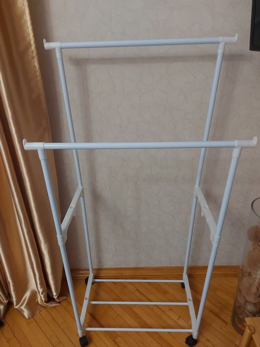 Вішалка стояк для одягу