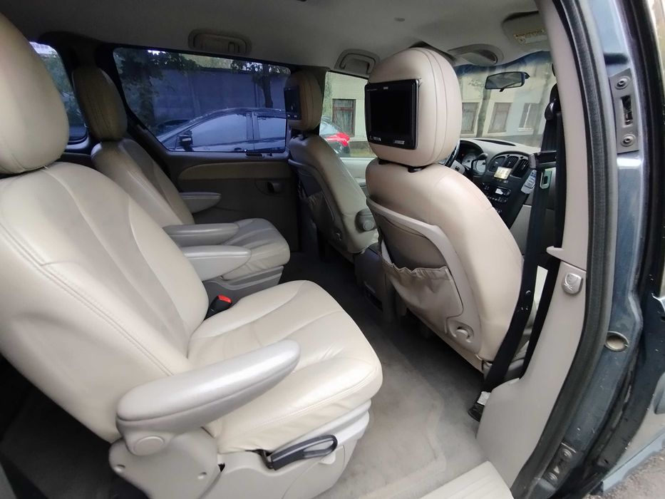 Chrysler Grand Voyager 3.3 v6 AT газ бензин автомат минивео 7 мест