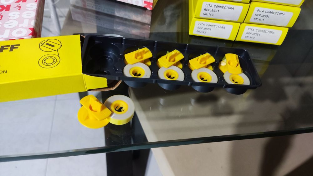 Fitas maquina escrever e corretores