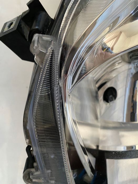 lampa prawa mitsubishi space star 8301c194