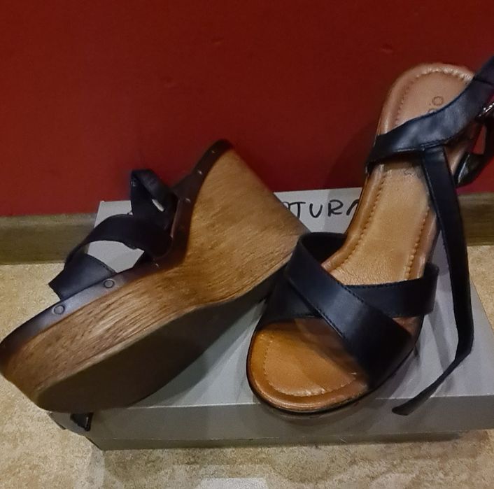 Sandały na koturnie Firmy Quazi rozmiar 33