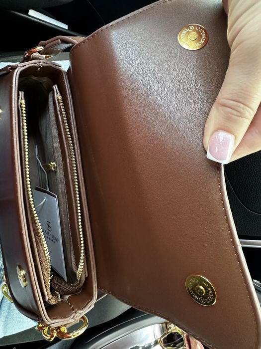 Коричнева сумочка