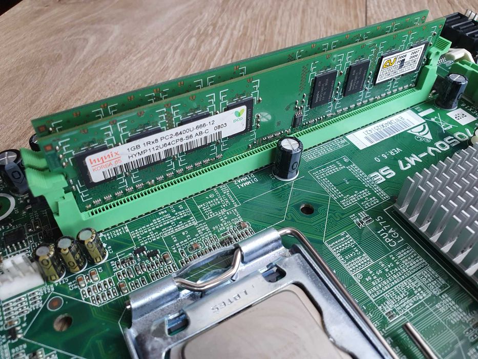 Материнська плата GF7050V-M7 SE