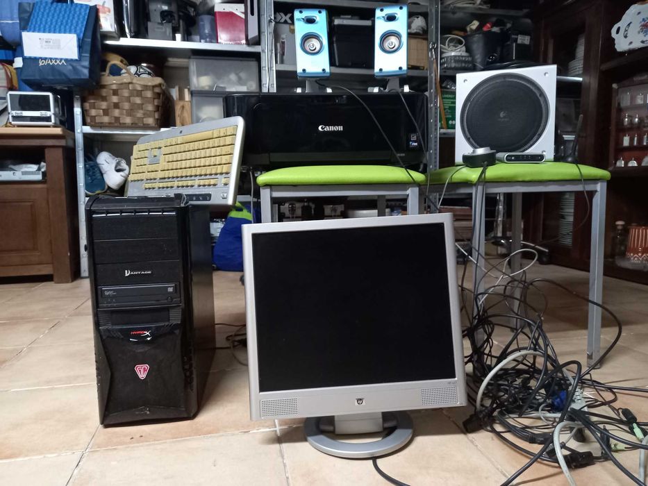 Vendo Computador Usado tudo a funcionar.