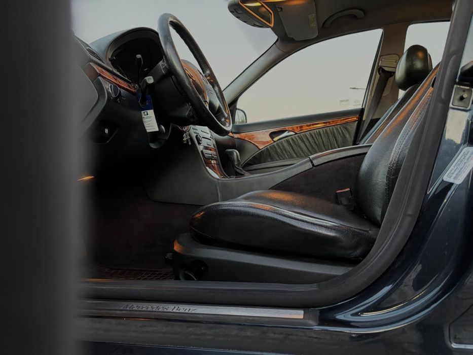 Mercedes-benz E220CDI ELEGANCE