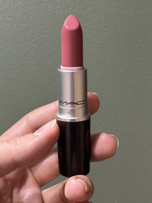 Szminka MAC Matte Lipstick – kultowy odcień 609 Mehr