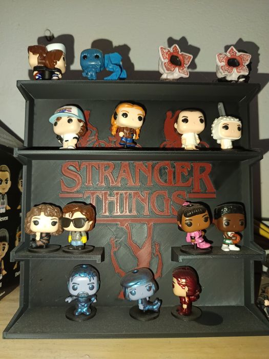 Expositor Stranger Things + 15 figuras