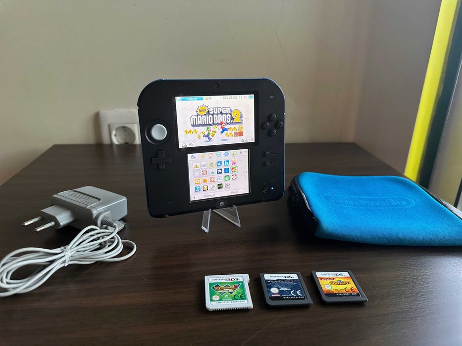 Nintendo 2DS Preta e Azul - Desbloqueada + Jogos