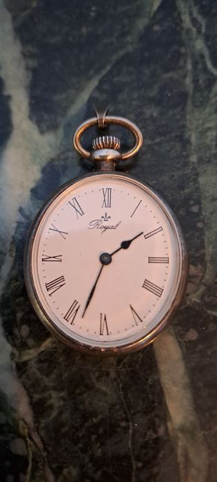 Zegarek Royal na łańcuszek