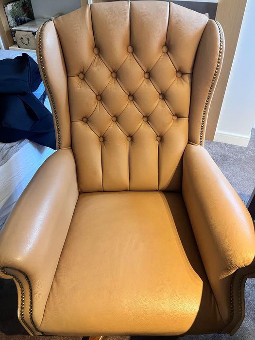 Stylowe biurko i fotel skórzany