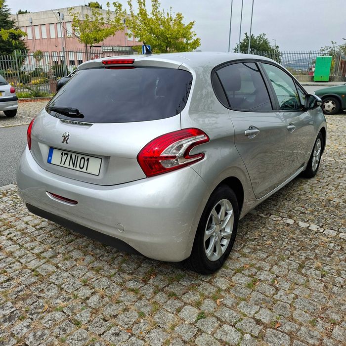 Peagout 208 1.2 Signature