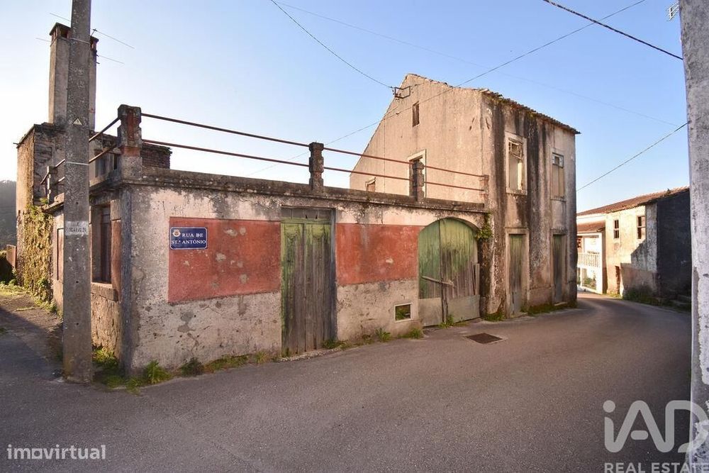 Casa de aldeia T3 em Vila Nova de 144,00 m2