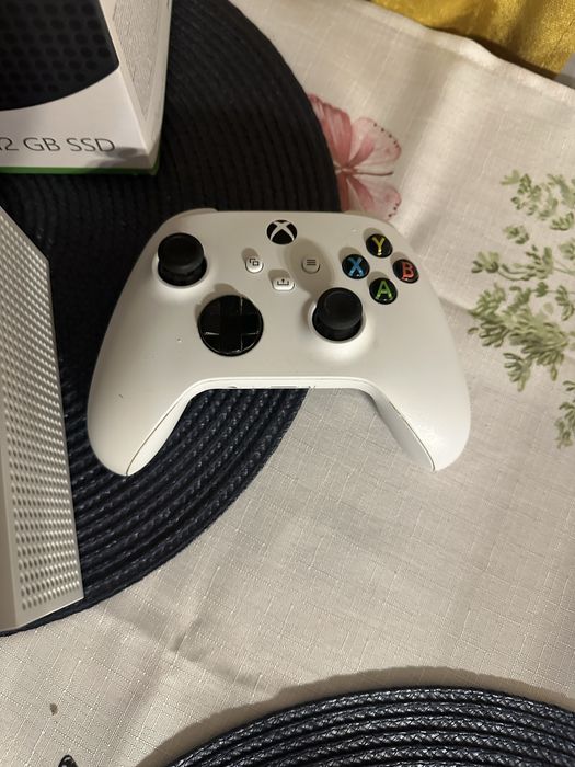 Xbox Series S  z padem