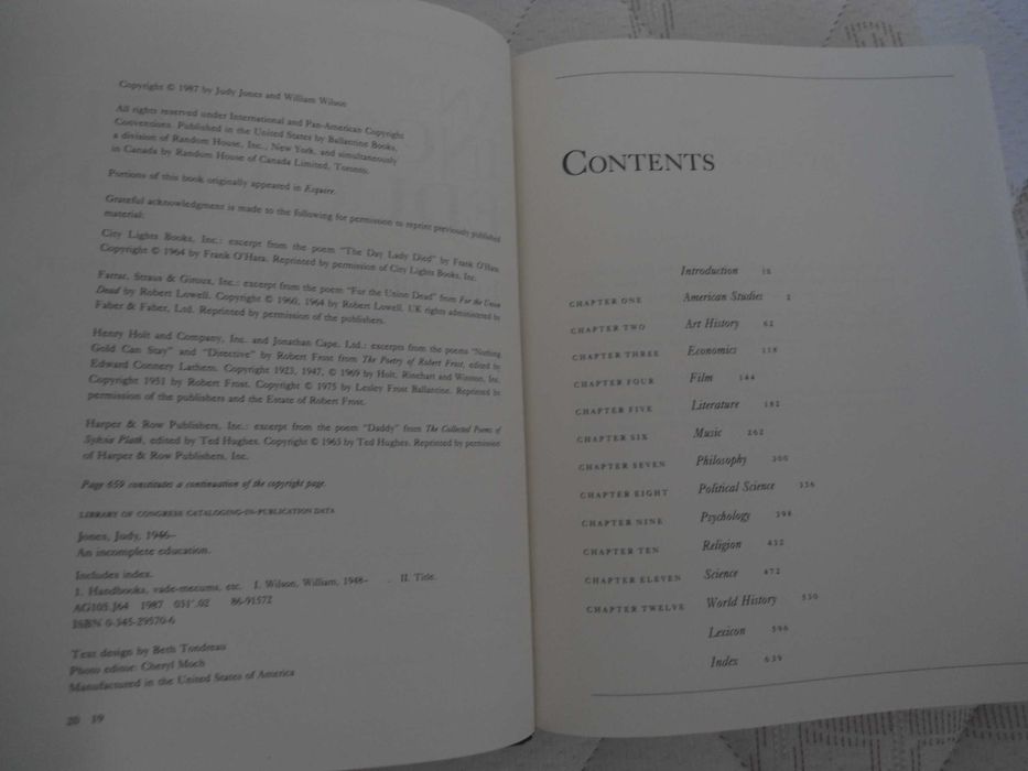 An Incomplete Education por Judy Jones e William Wilson