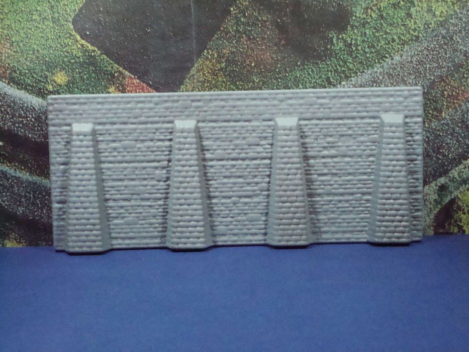 Noch H0 - Muro em Pedra com Pilares de Contenção / Artigo como Novo