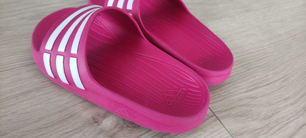 Klapki dziewczęce adidas K10
