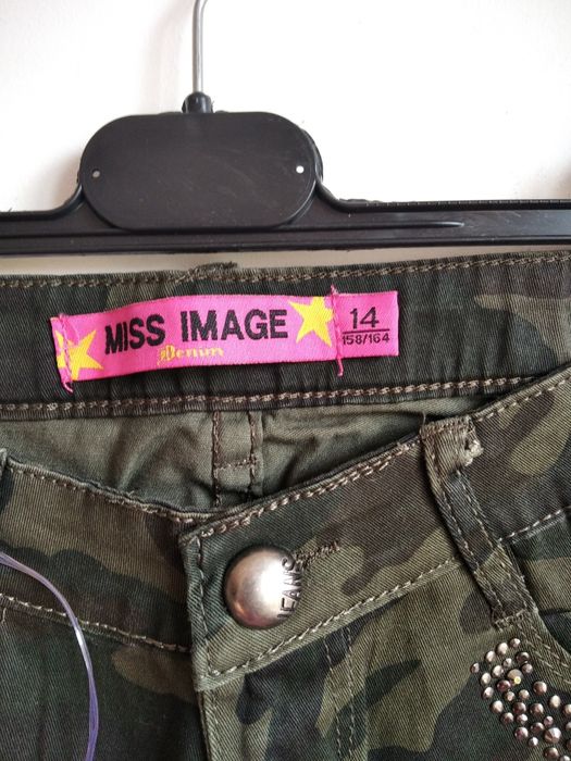 Джинси на дівчинку підліткового віку