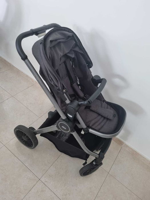 Trio carrinho chicco com isofix carro