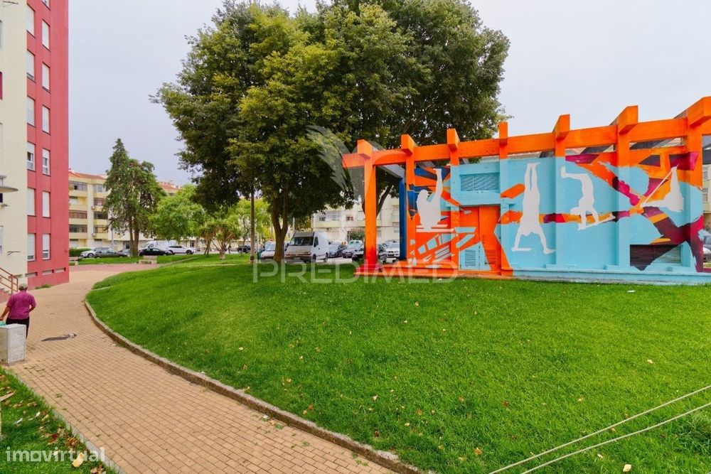 Apartamento T2 na Rua António Aleixo - Quinta do Rouxinol - Miratej...