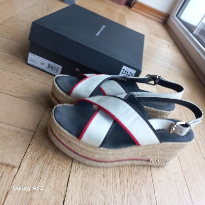 Tommy hilfiger buty 37 sandaly  stan bardzo dobry