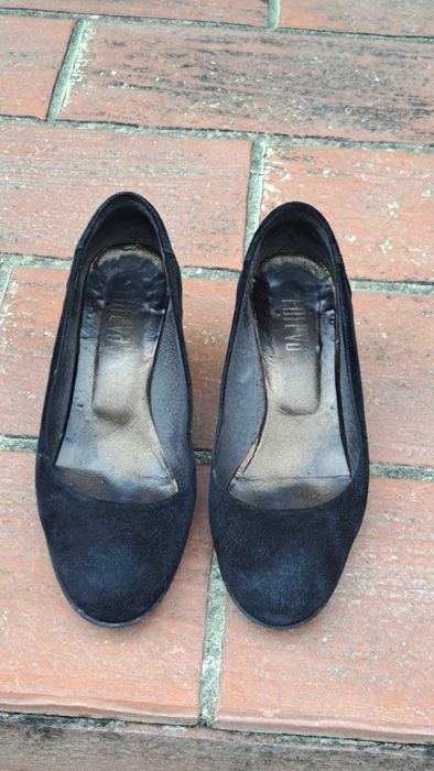 Sapatos pretos camurça salto cunha  Tam 37