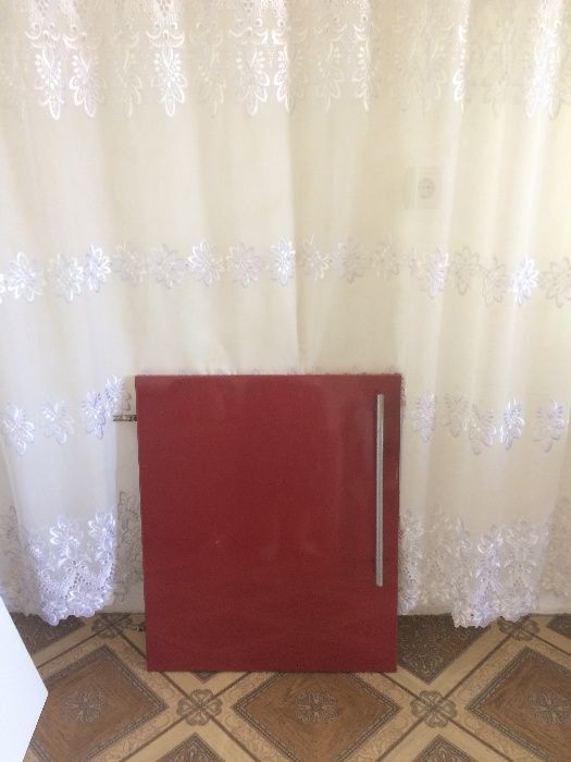 Дверцы для шкафа с креплениями и отличной ручкой