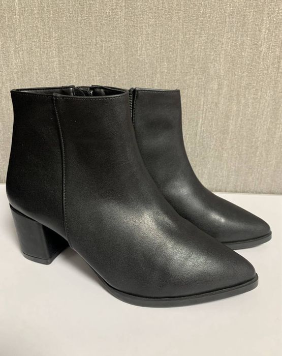 Жіночі ботинки. Ботильйони