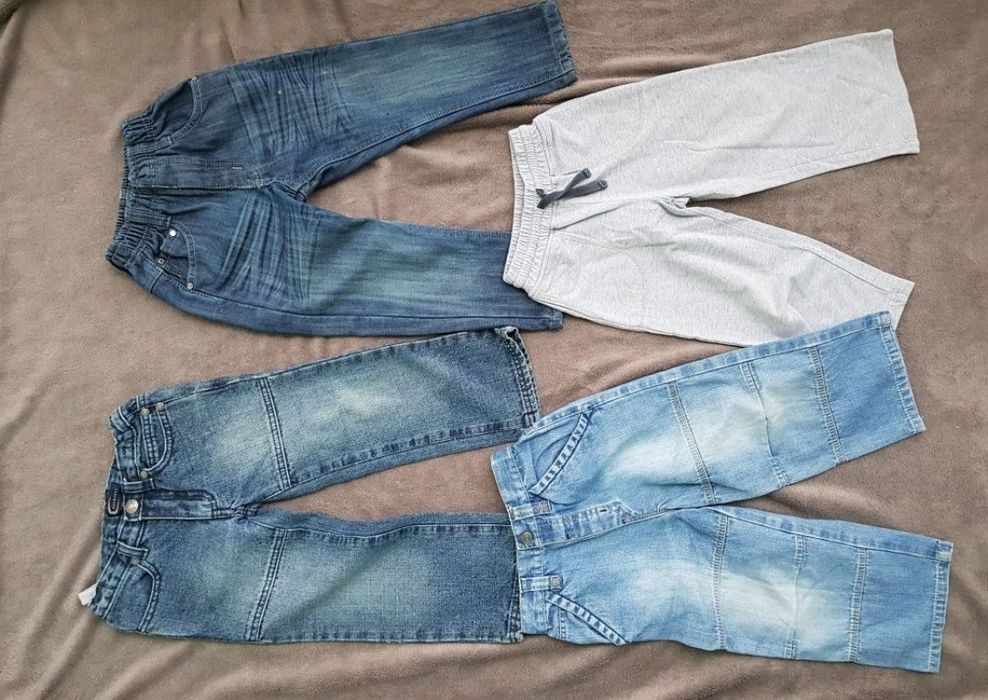 Spodnie jeansy dresy 98 jeansowe dresowe spodenki chłopięce