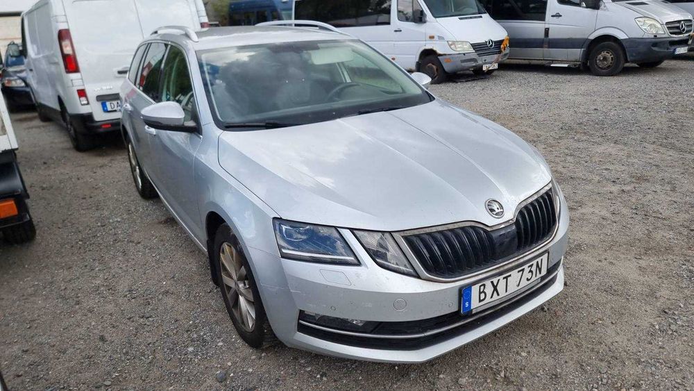 Авто розборка Шкода Октавія А7 ляда Skoda шрот двері капот бампер
