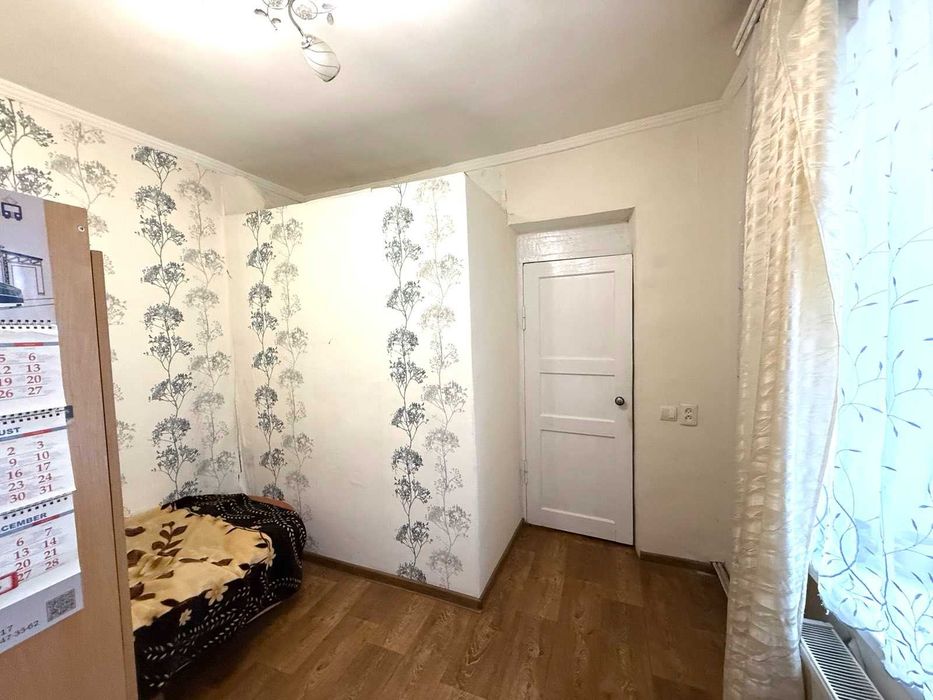 Продаю двокімнатну квартиру на землі. Центр.  Фасад. Жилкоп